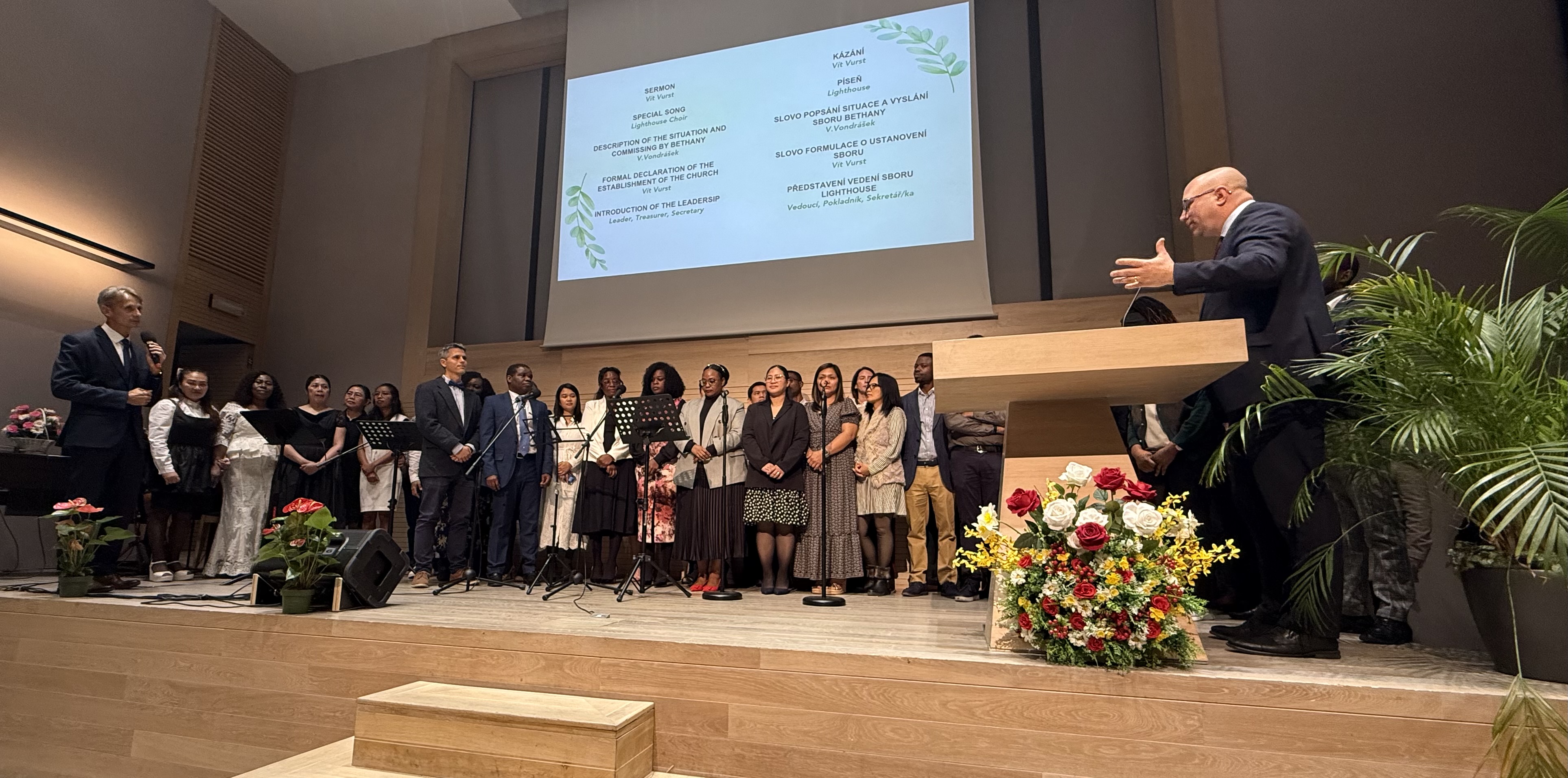 LightHouse: Nové mezinárodní společenství v Praze září pro Krista